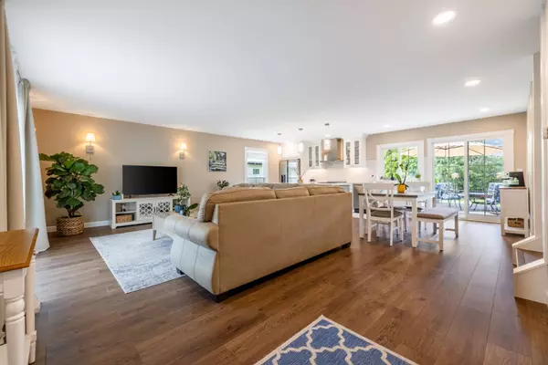 1365 Sunnybrook Drive, Naperville, IL 60540