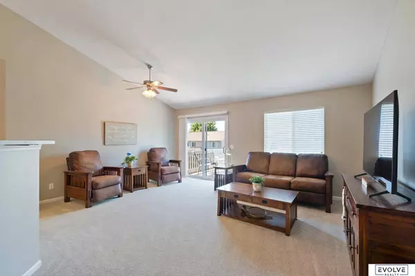 19414 V Street, Omaha, NE 68135