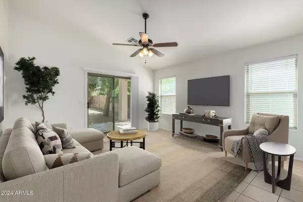 417 E ANGELINE Avenue, San Tan Valley, AZ 85140