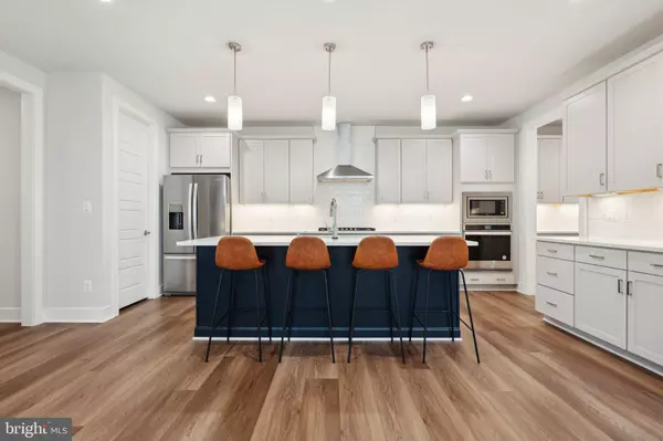 41961 BLAIR WOODS DR, Brambleton, VA 20148