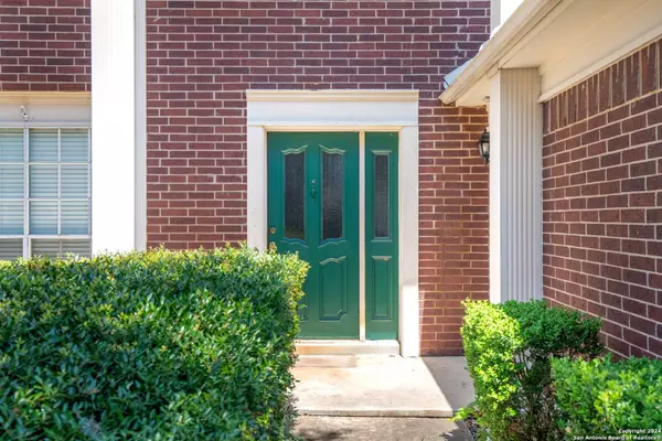 9338 TIFTON DR, San Antonio, TX 78240-2864