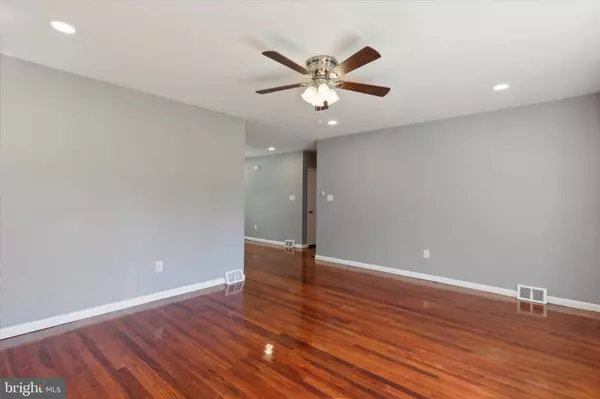 240 SWEDESFORD RD, North Wales, PA 19454