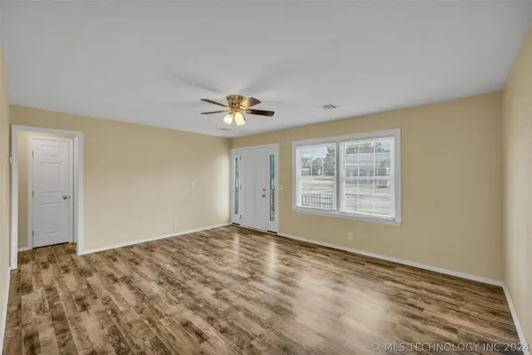 107 W 41st ST, Sand Springs, OK 74063
