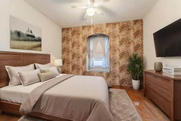 12215 Greenwood AVE, Blue Island, IL 60406