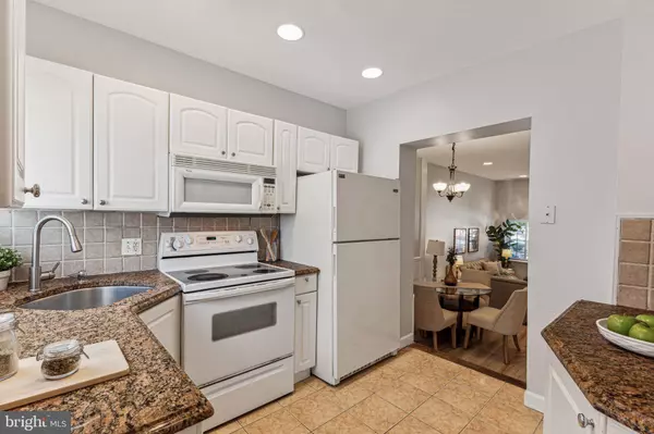 1016 CHRISTIAN ST, Philadelphia, PA 19147