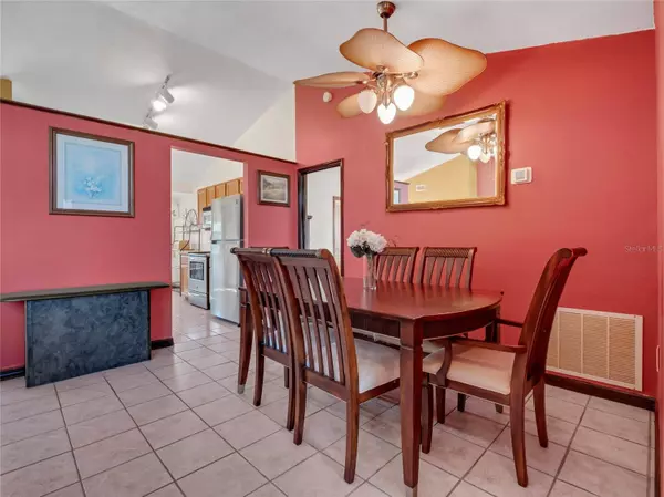 2712 FOREST VIEW LN, Kissimmee, FL 34744