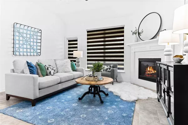 3257 Lakewood Bluffs Trail, Lewisville, TX 75010