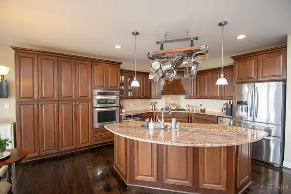 7320 Keltner Dr, West Chester, OH 45069