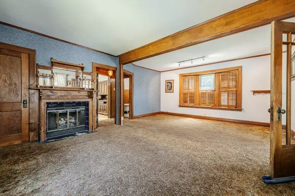 12215 Greenwood AVE, Blue Island, IL 60406