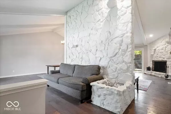 103 Glenwood LN, Fishers, IN 46038