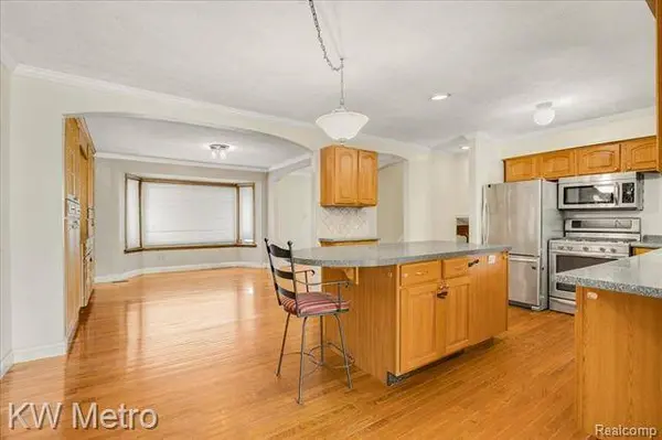 26105 LA MUERA Street, Farmington Hills, MI 48334