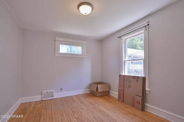 519 CHERRY Street, Grand Forks, ND 58201