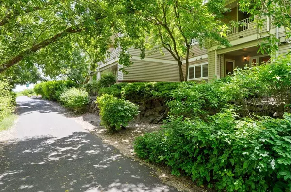 639 N Riverpoint Unit H-103 Blvd #H-103, Spokane, WA 99202