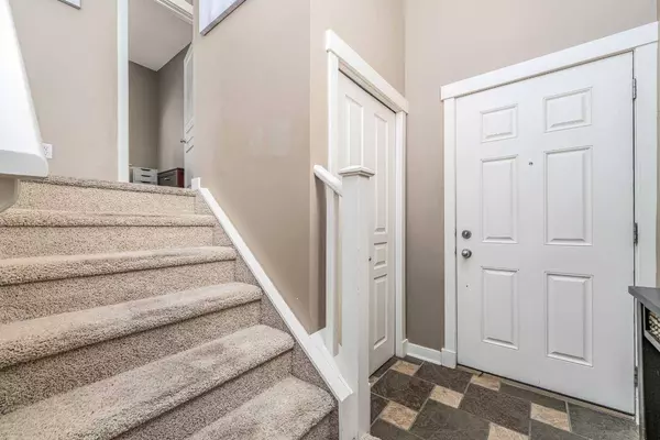 78 Cougartown CIR SW, Calgary, AB T3H 0A4