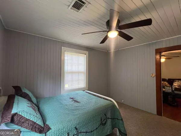 18 Harvey Womack RD, Hazlehurst, GA 31539