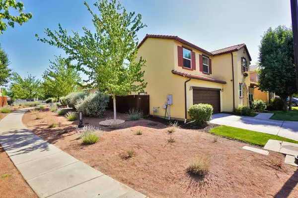 1796 Escher Way, Hanford, CA 93230