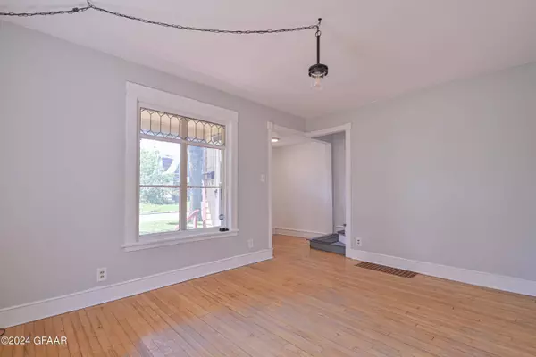 519 CHERRY Street, Grand Forks, ND 58201