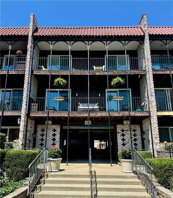 5012 Grand AVE #C, Kansas City, MO 64112