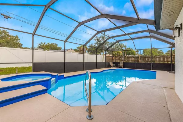 487 OAKWOOD DR, Dunedin, FL 34698