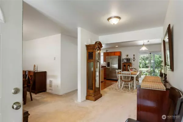 8112 14th AVE E, Tacoma, WA 98404