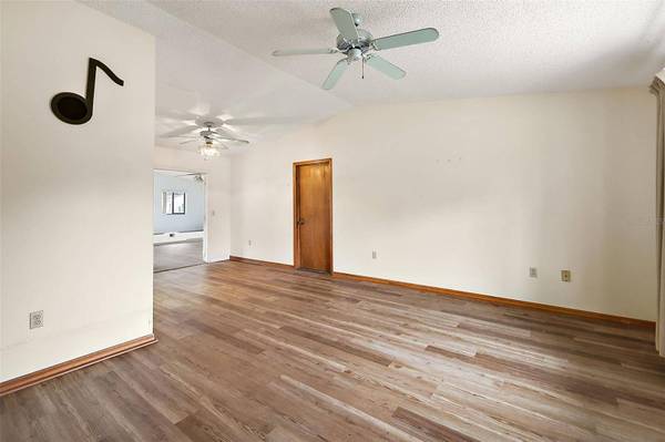 2295 CROAT ST, Mount Dora, FL 32757