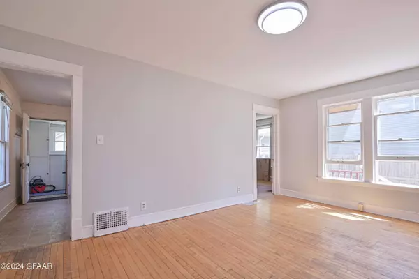 519 CHERRY Street, Grand Forks, ND 58201