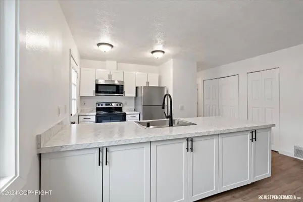 7311 Durenda CIR, Anchorage, AK 99507