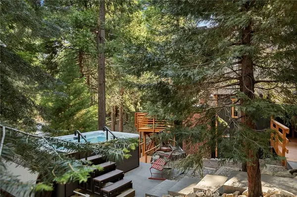 28520 Shenandoah DR, Lake Arrowhead, CA 92352