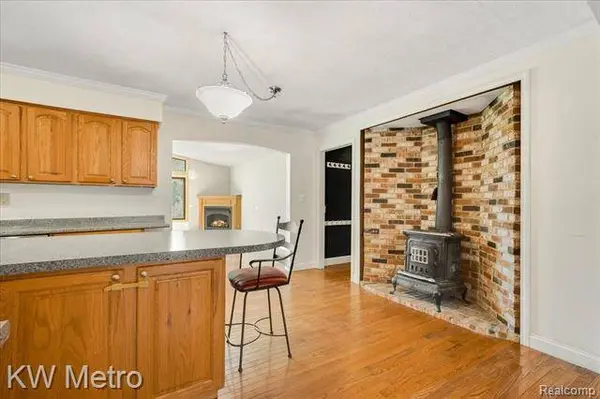 26105 LA MUERA Street, Farmington Hills, MI 48334