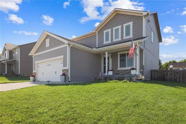 1300 SW 9th TER, Oak Grove, MO 64075