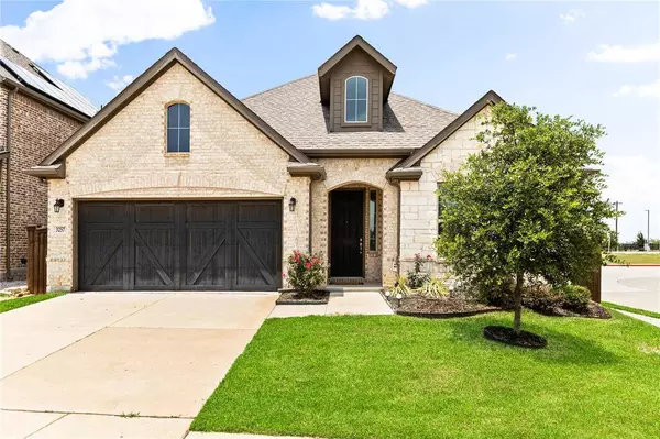 3257 Lakewood Bluffs Trail, Lewisville, TX 75010