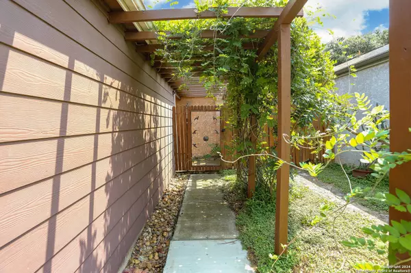 13111 BROOK GARDEN LN, San Antonio, TX 78232-5136