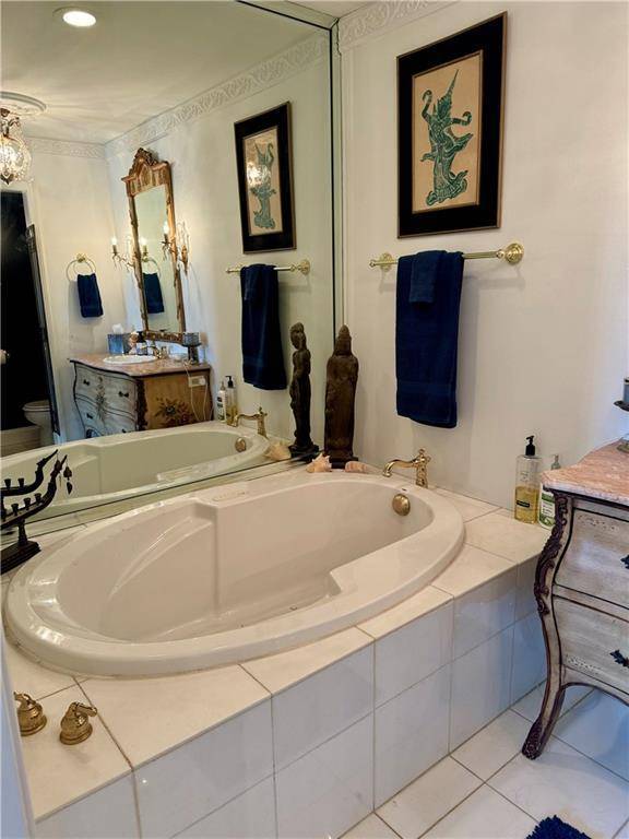 5012 Grand AVE #C, Kansas City, MO 64112