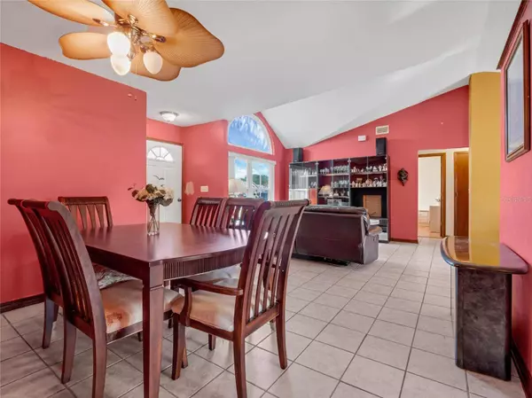 2712 FOREST VIEW LN, Kissimmee, FL 34744