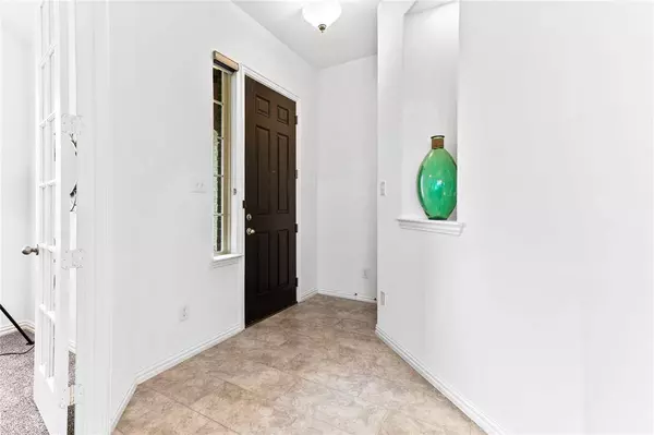 3257 Lakewood Bluffs Trail, Lewisville, TX 75010