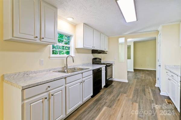 79 Pastoral WAY, Hendersonville, NC 28739