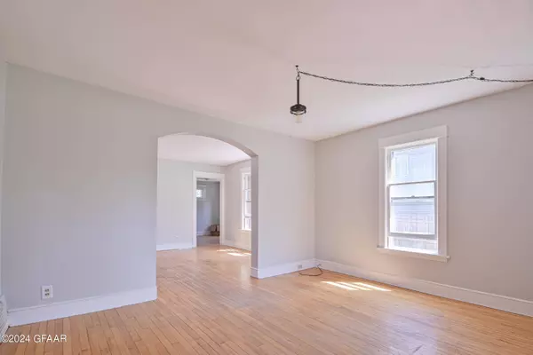 519 CHERRY Street, Grand Forks, ND 58201