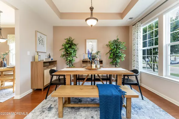 44 Honeysuckle Drive, Manahawkin, NJ 08050