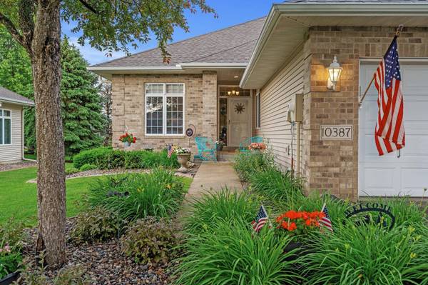 10387 Lancaster CV, Woodbury, MN 55129