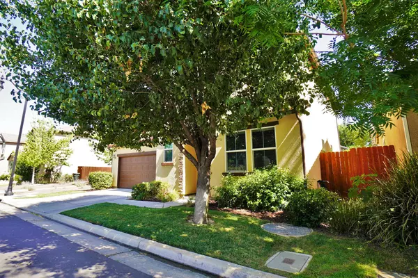 1796 Escher Way, Hanford, CA 93230