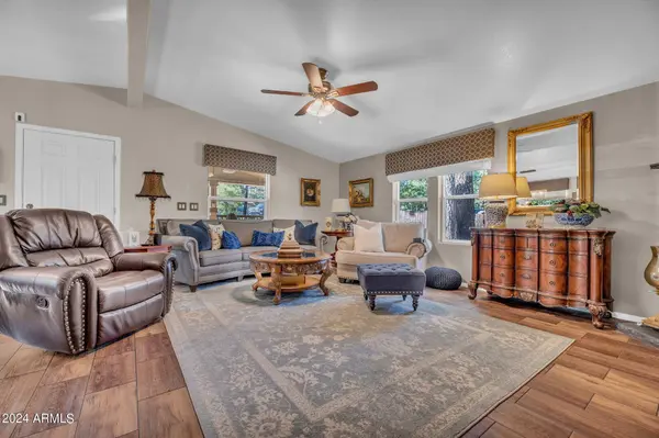 355 E SAN FELIPE Place, Munds Park, AZ 86017