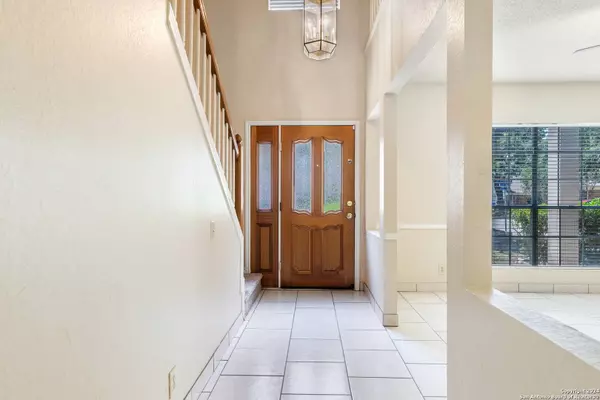 9338 TIFTON DR, San Antonio, TX 78240-2864