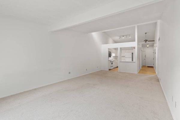 8292 Kingslee RD, Bloomington, MN 55438