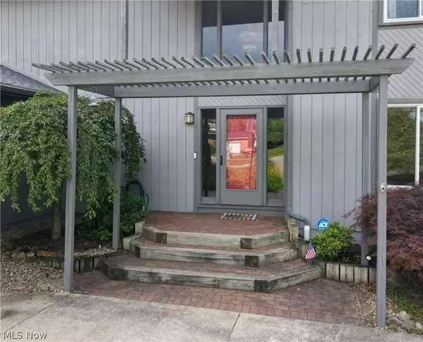 537 Beaverbrook DR, Akron, OH 44333