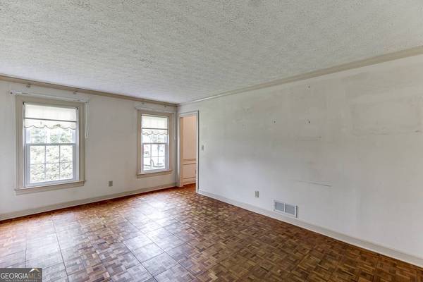 4051 Colonial DR SW, Lilburn, GA 30047