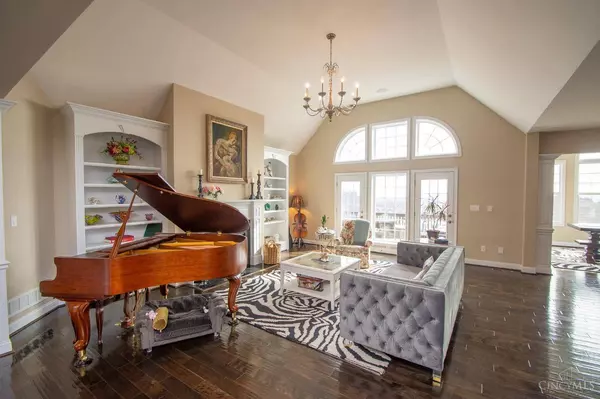 7320 Keltner Dr, West Chester, OH 45069