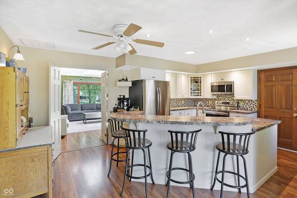 695 Mulberry ST, Zionsville, IN 46077