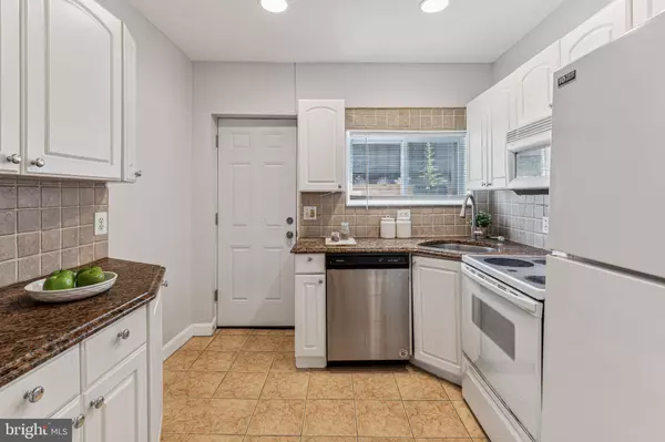 1016 CHRISTIAN ST, Philadelphia, PA 19147