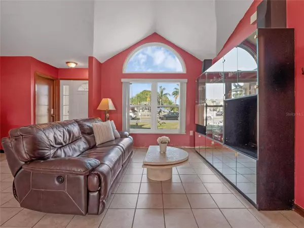 2712 FOREST VIEW LN, Kissimmee, FL 34744