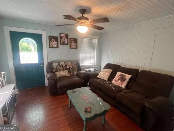 18 Harvey Womack RD, Hazlehurst, GA 31539